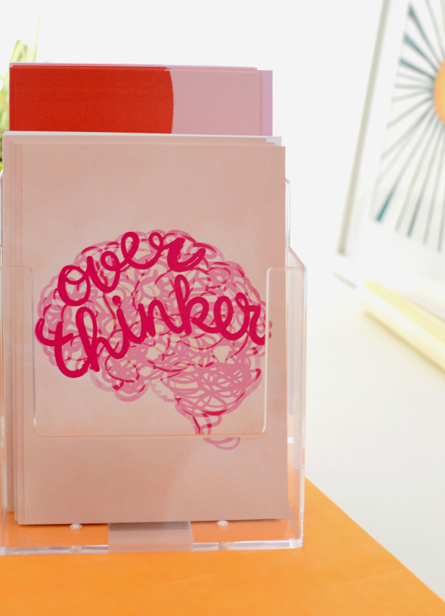 Overthinker dans un présentoir
